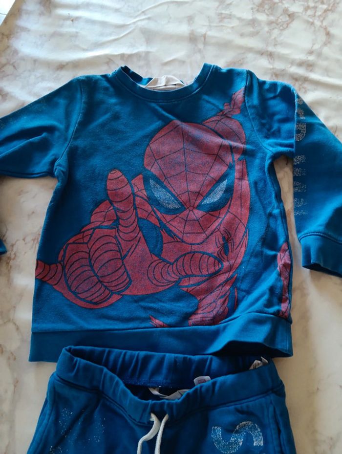 Pyjama marvel 4-5 ans - photo numéro 3
