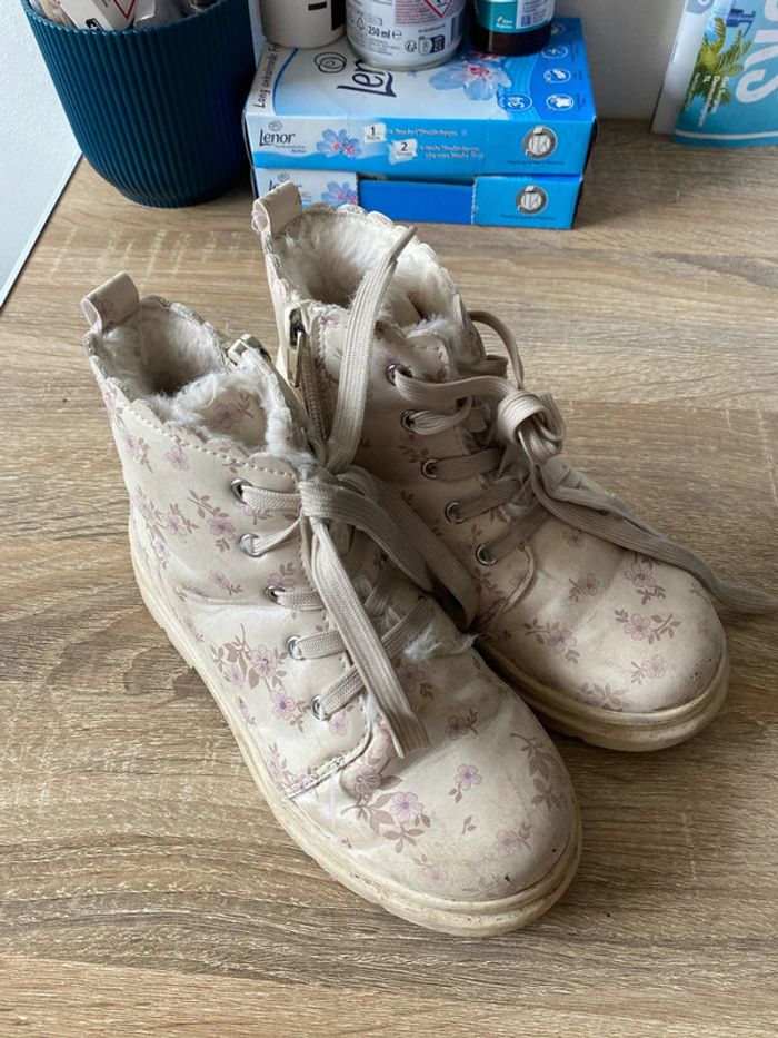Bottine polaire à fleurs taille 29