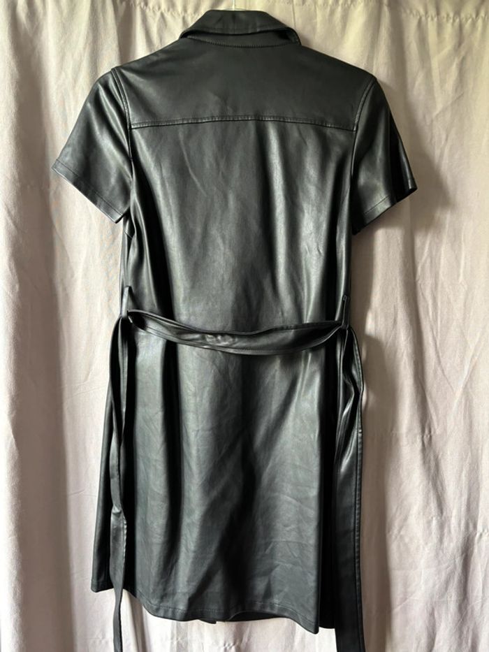 Robe chemise en effet cuir avec ceinture - photo numéro 7