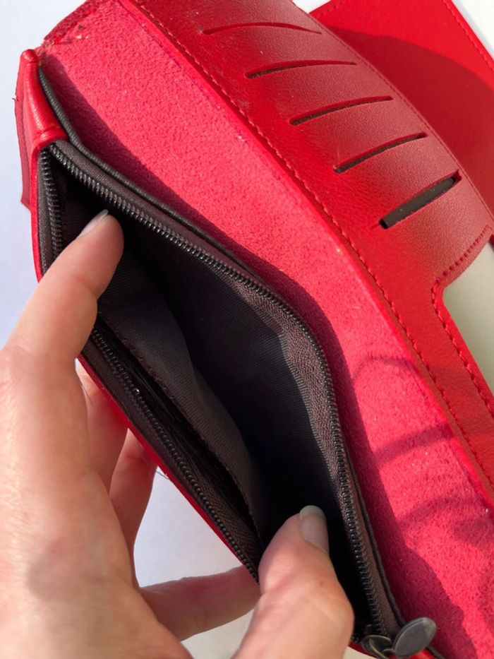 Portefeuille rouge avec noeud papillon argenté - photo numéro 5