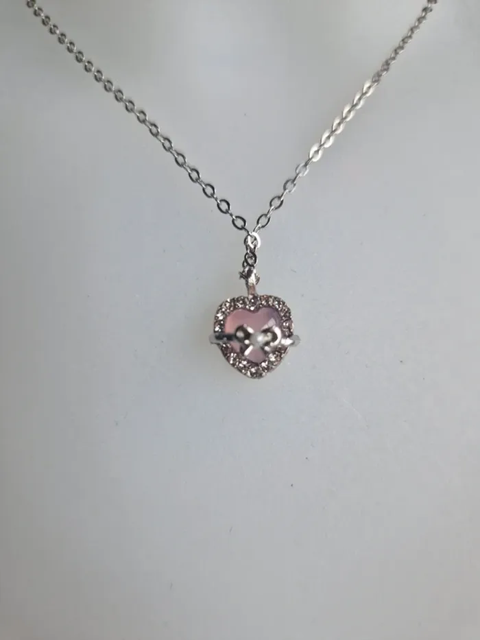 Collier fantaisie argenté pendentif coeur rose
