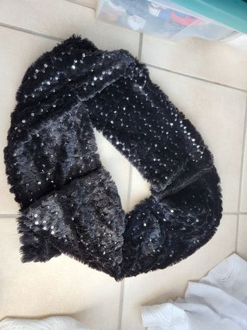 Snood avec sequins