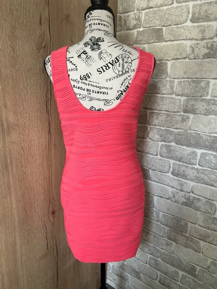 Robe moulante couleur corail taille 36 - photo numéro 3