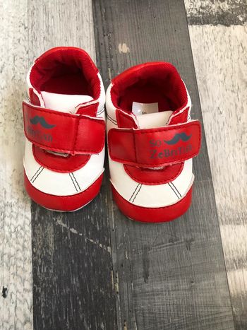 Chaussure tille 18