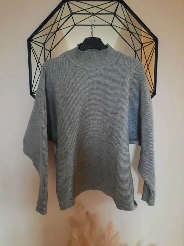 Pull gris