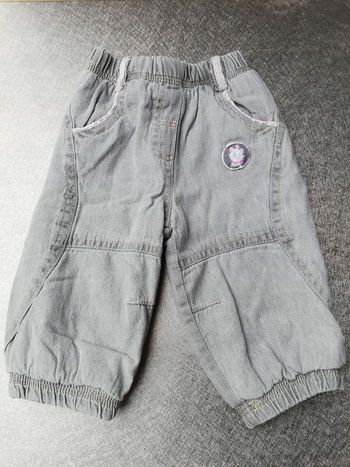 Jean gris
Doublé polaire marie
6 mois fille
Disney