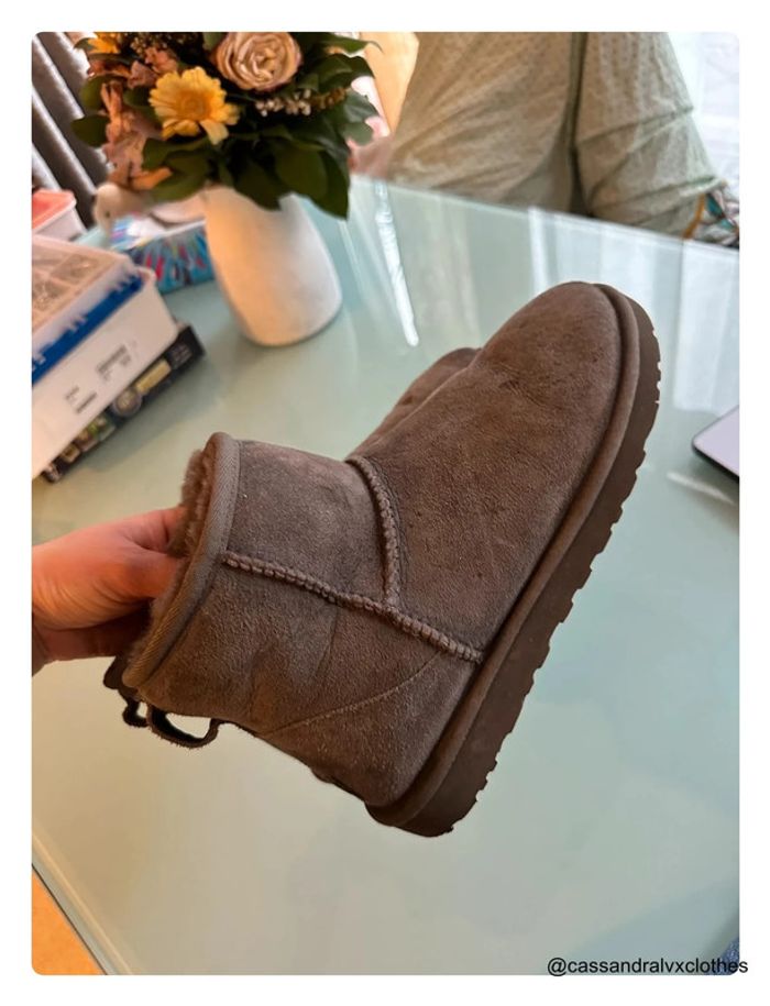 Bottes Ugg Mini courtes grises - photo numéro 5