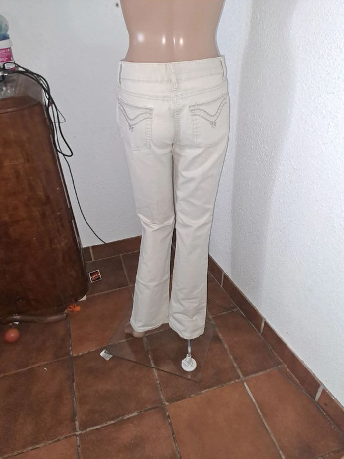 Jean femme taille 38 - photo numéro 2