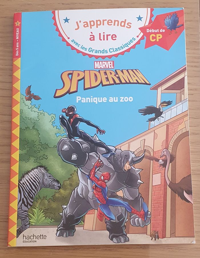 Livre spider man début de CP