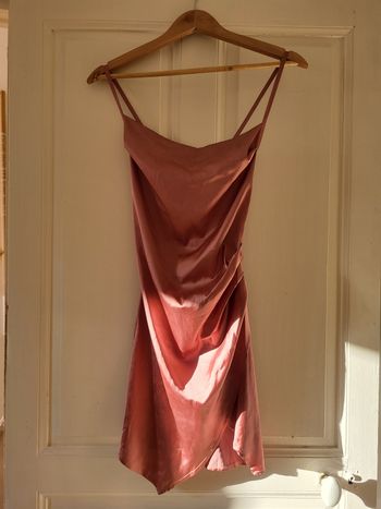 Robe satiné rose taille xs