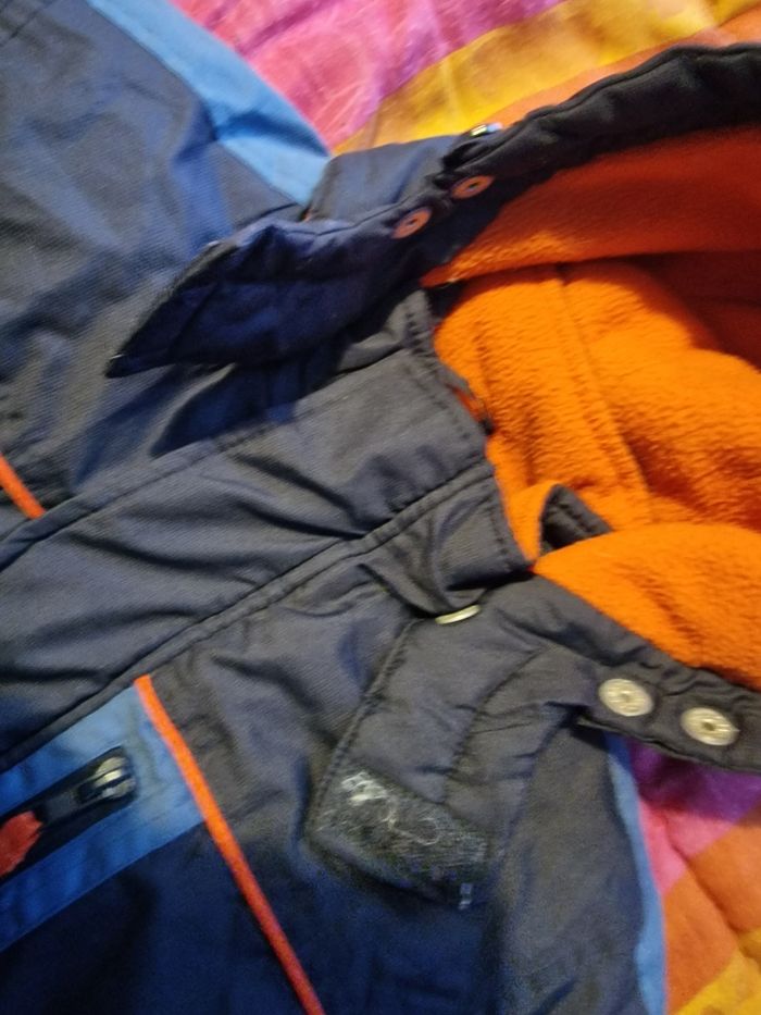 Petit blouson imperméable à capuche amovible - photo numéro 9