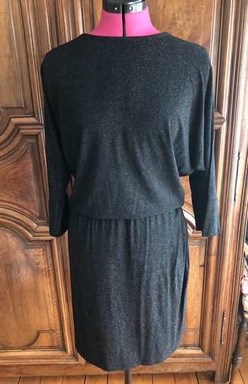 Robe noire pailletée