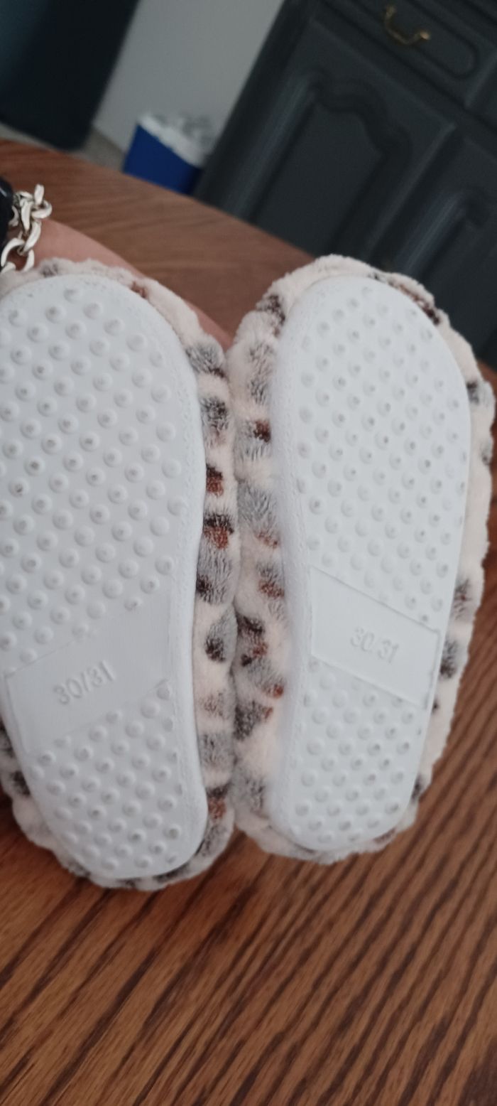 Très joli chausson fille Pointure 30/31 - photo numéro 3