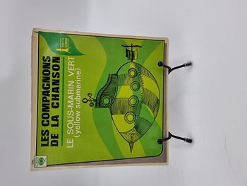 Vinyle 45 tours Les Compagnons de la Chanson : Le Sous-Marin Vert (Yellow Submarine) avec fourreau