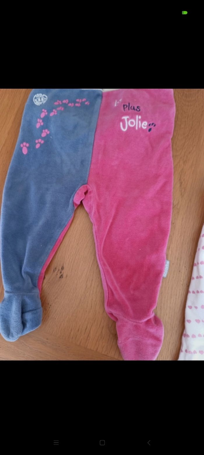 Lot de 1 pyjama et 1 bodie taille 1 an en très bon état - photo numéro 2