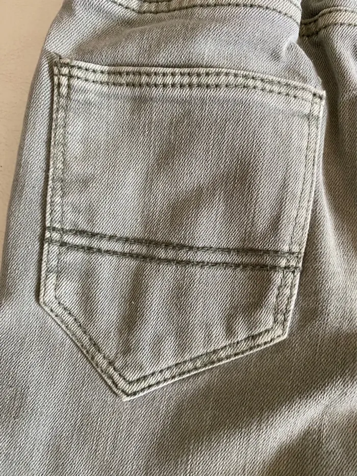 Lot 2 jeans Zara 104 cm - photo numéro 8
