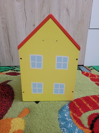 PEPPA PIG LA MAISON EN BOIS  MARQUE BANDAI