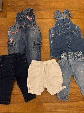 Lot de salopette et pantalon 6 mois 2 salopettes et 3 pantalons