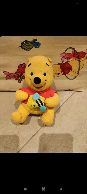 Peluche Winnie vibrant