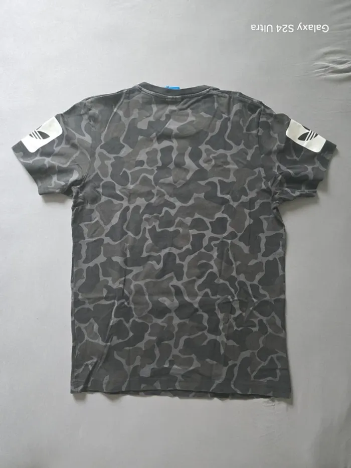 T-shirt Adidas Originals camouflage noir/gris – édition "Yard Look" - photo numéro 4