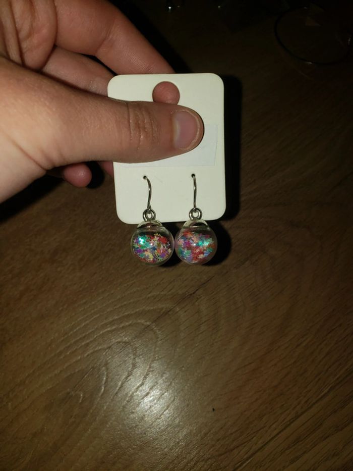 1 paire de boucle d'oreille claire's