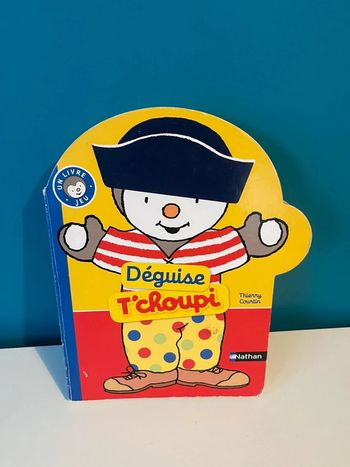 Gros livre cartonné déguise t’choupi