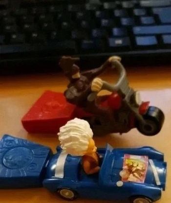 Moto Darkos et voiture Arthur - McDonald's Happy Meal - 2010