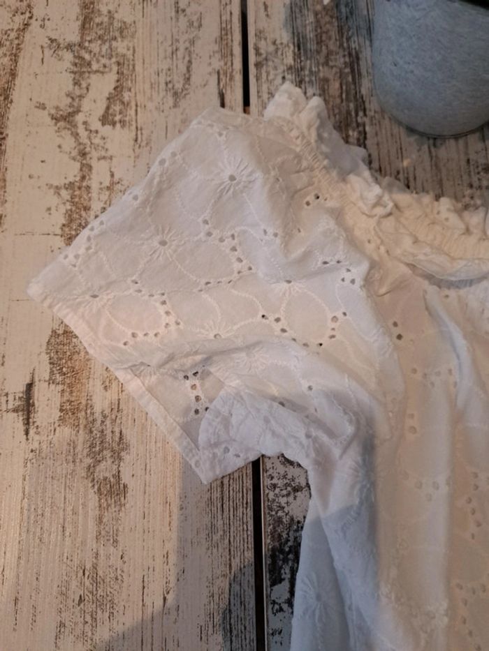 Joli haut brodé u collection - photo numéro 5