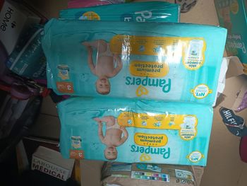 Couches pampers taille 3 