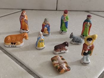 Lot de 10 santons de crèche noël