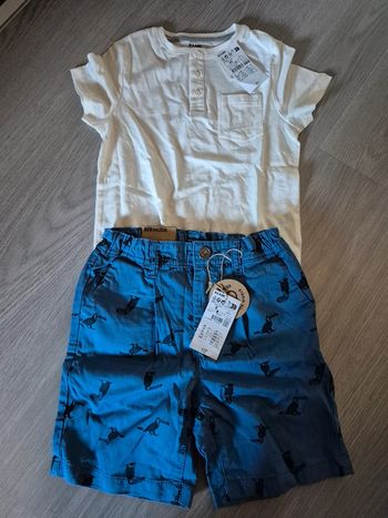 Tee shirt blanc et short bleu 6 ans neuf.