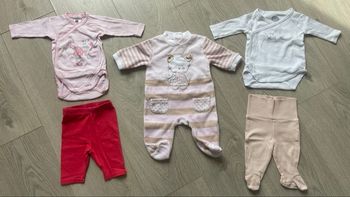 Lot vêtements bébé fille 1 mois