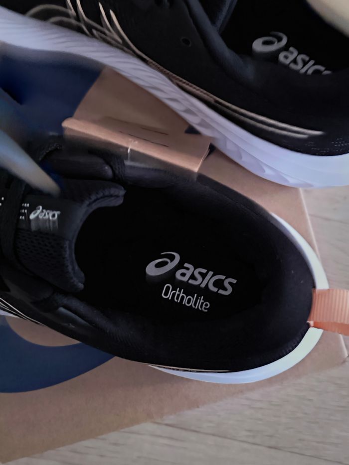 Baskets chaussures running Asics gel taille 40.5 neuves - photo numéro 7