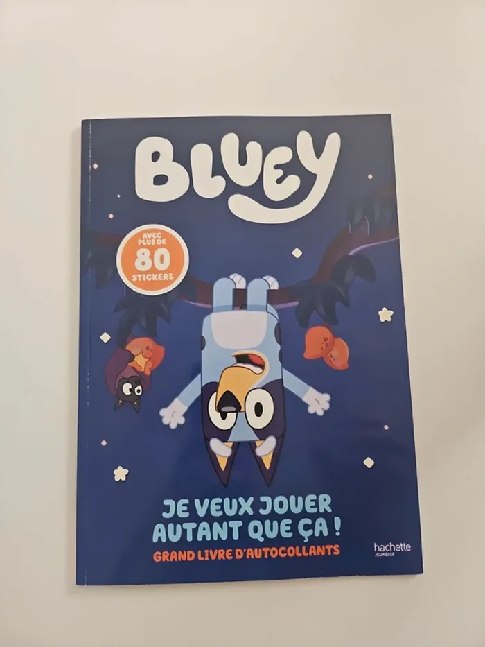 Bluey - Je veux jouer autant que ça !: Grand livre d'activités et autocollants
