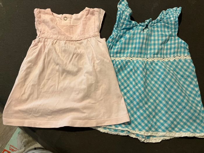 Lot de robes/tuniques 12 mois