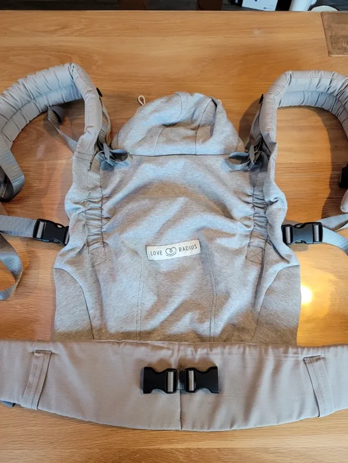 Porte-bébé hoodiecarrier 2 love radius - photo numéro 5