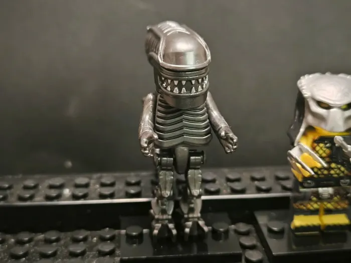 Figurine type lego alien Vs predator - photo numéro 2