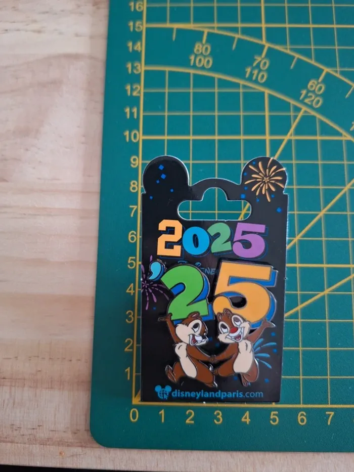 Pin's Disneyland Paris Tic et Tac 2025 - photo numéro 3
