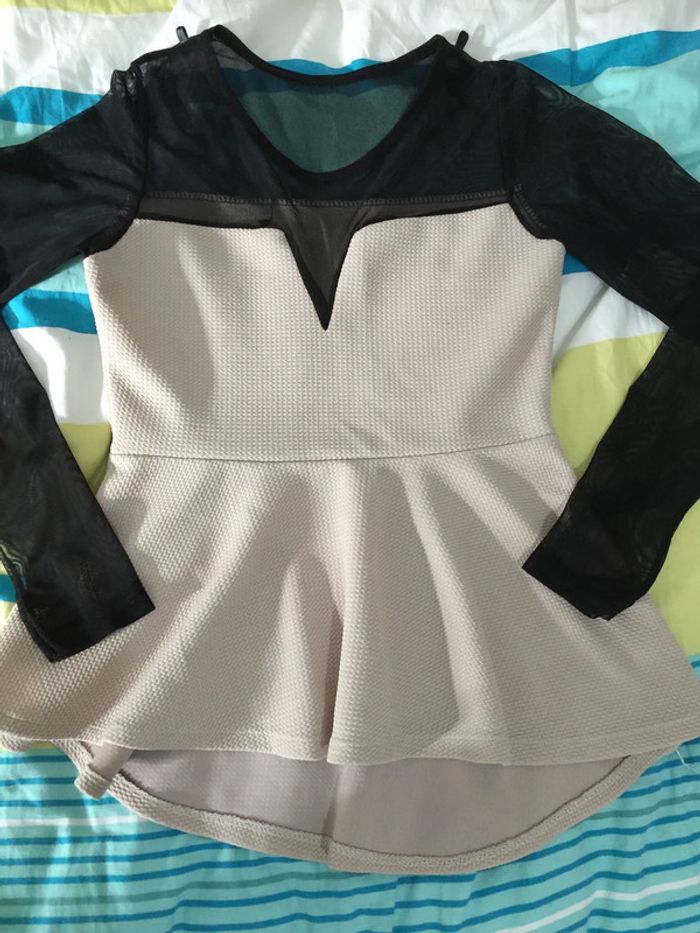 haut beige