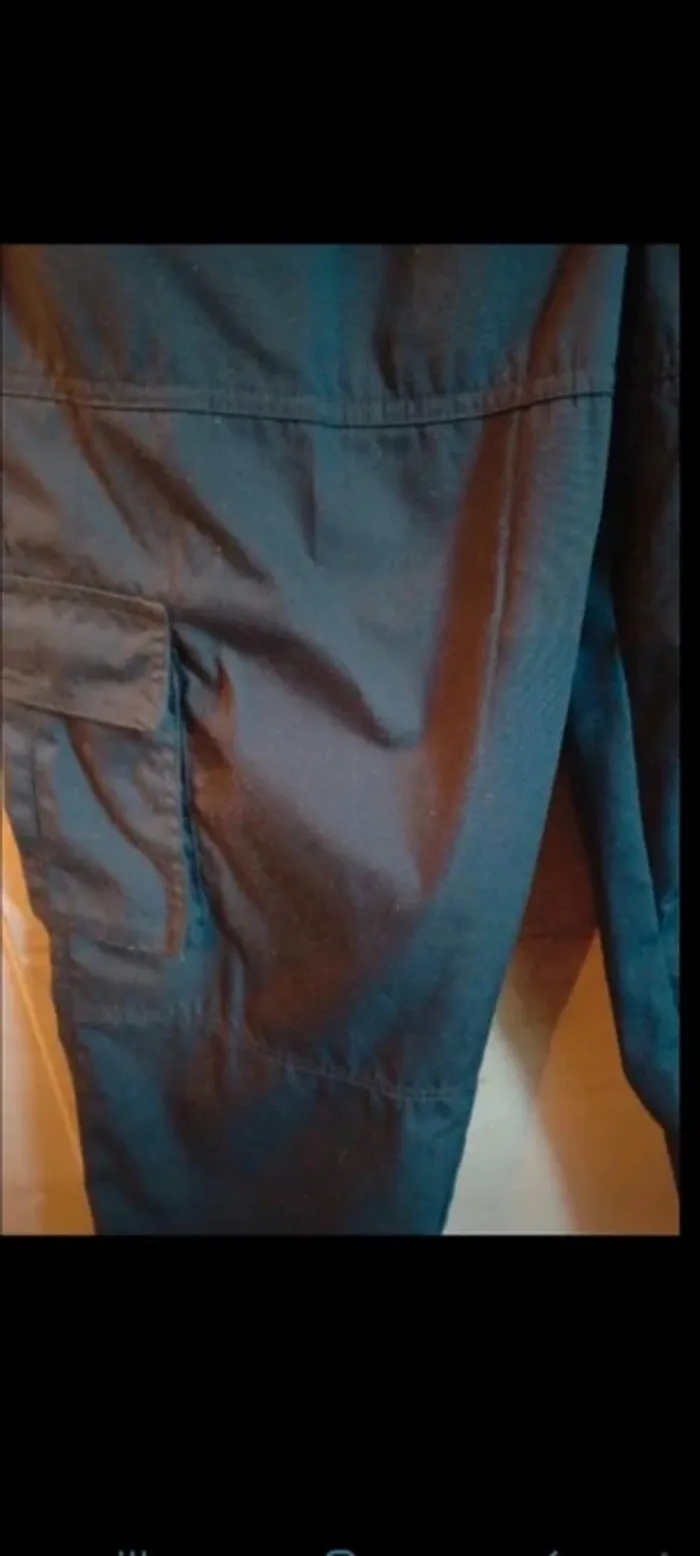Pantalon très léger homme Taille L Excellent état bleu marine - photo numéro 3