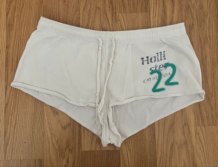 Short Hollister