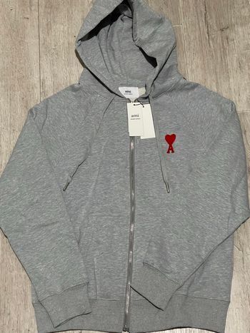 Pull AMI gris – Cœur rouge ❤️ taille M| Neuf avec étiquette | Envoi rapide 🚚