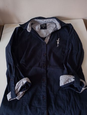 Chemise marine. Rayures .Manches longues . T34 XS. Cotin polyamide elasthane . Très bon état