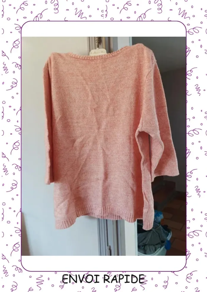 Pull rose Damart avec broderie au niveau du col - photo numéro 5