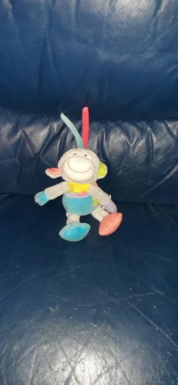 Peluche musicale singe