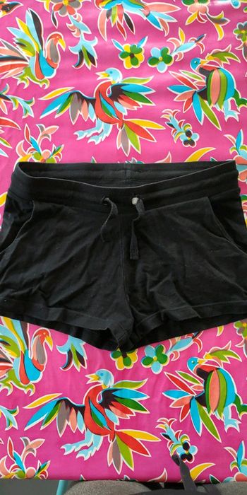 H&M short fille noir 11/ 12 ans