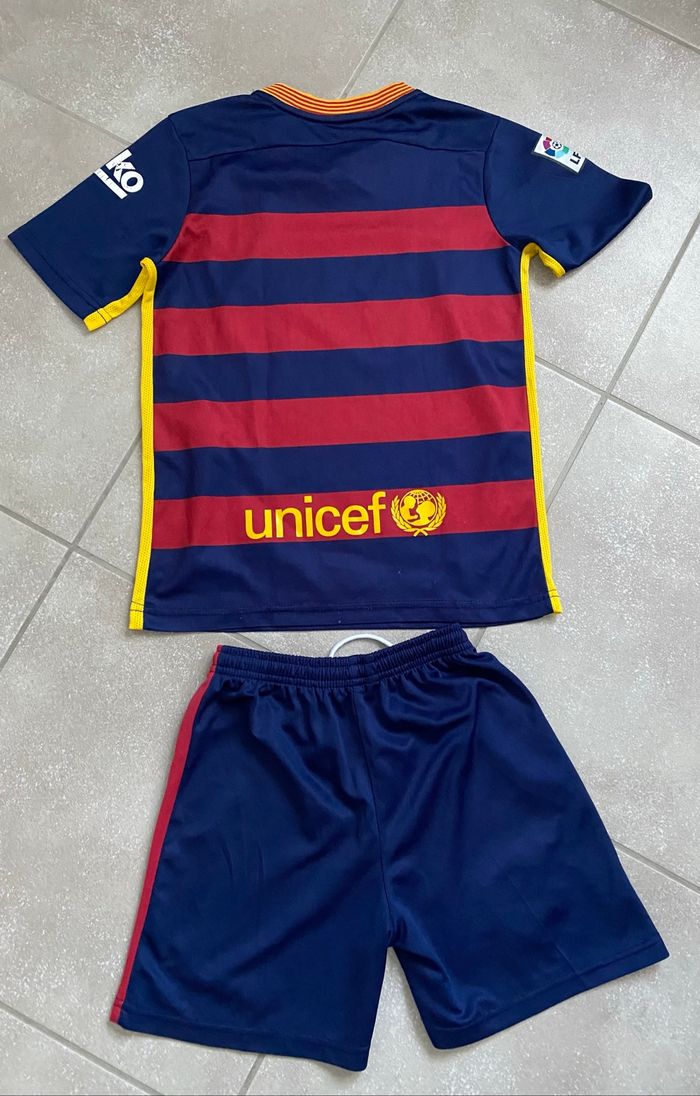 Ensemble foot  9/10 ans - photo numéro 4