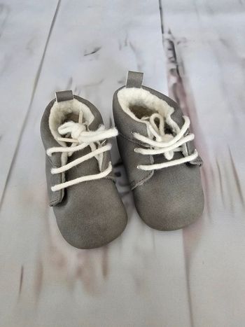 Paire de chaussures 6/9 mois