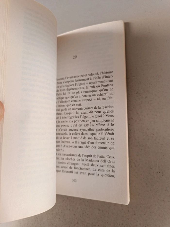 Donna Léon Brunetti et le mauvais augure une enquête du commissariat brunetti - photo numéro 4