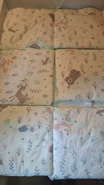 Coussins pour lit à barreaux bébé